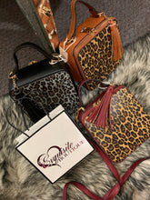 Load image into Gallery viewer, Cheetah Handbag