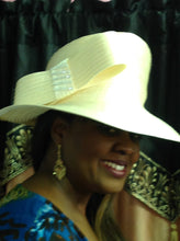 Load image into Gallery viewer, Lovely Ladies Ivory Hat